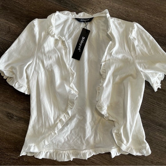 Allegra K Tops - Allegra K White Ruffle Hem Short Sleeve Top
